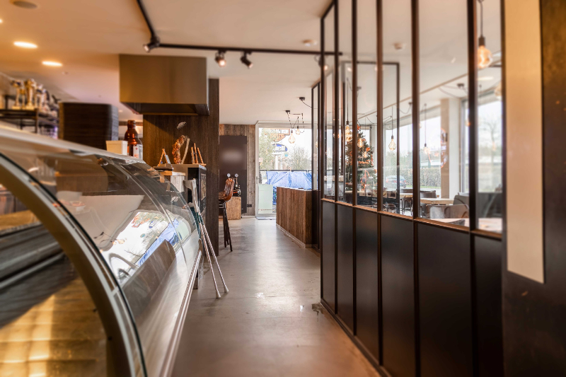 Roeselare-stadsrand. Unieke instapklare  RESTO-FRITUUR met verbruikszaal  voor 50-60 personen van +/-145m2 + terras en parking. - foto 4