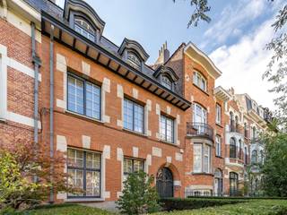 In de onmiddellijke nabijheid van Montgomery en de Europese instellingen, triplex appartement met een oppervlakte van ± 206 m² (volgens...