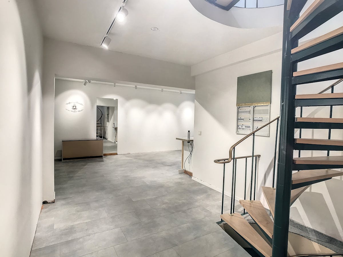 Commercial property for rent in the center of Kortrijk - photo 4