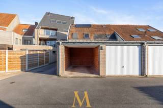 In een afgesloten en verzorgd garagecomplex nabij het centrum van Roeselare bevindt zich deze functionele garagebox. Het geheel omvat 35 units en...