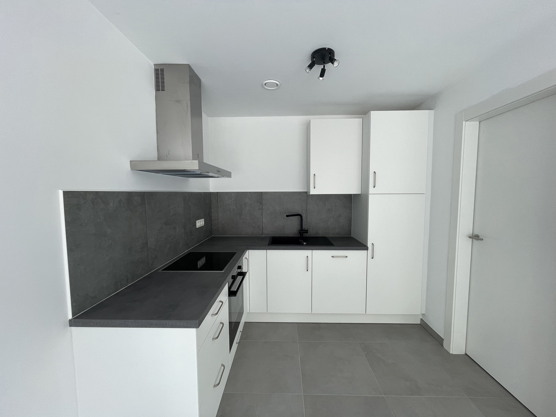 Nieuwbouw appartement op uitstekende locatie - foto 5