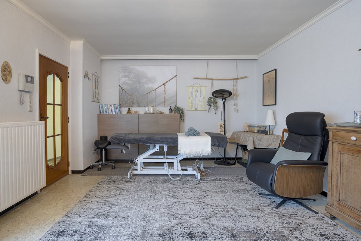 Commercial property with residence on the Ruiselede market - photo 5