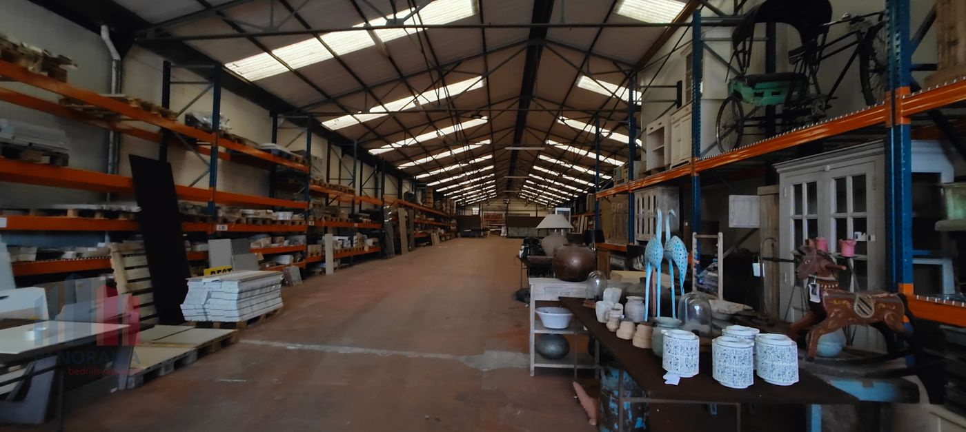 1.125 m² INSTAPKLAAR MAGAZIJN MET KANTOOR EN LAADKADE TE HUUR - photo 3