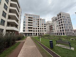 In het hart van Deinze, vlak naast het (toekomstige) stadspark, vlot bereikbaar en centraal gelegen, vinden we dit TOP appartement terug!...