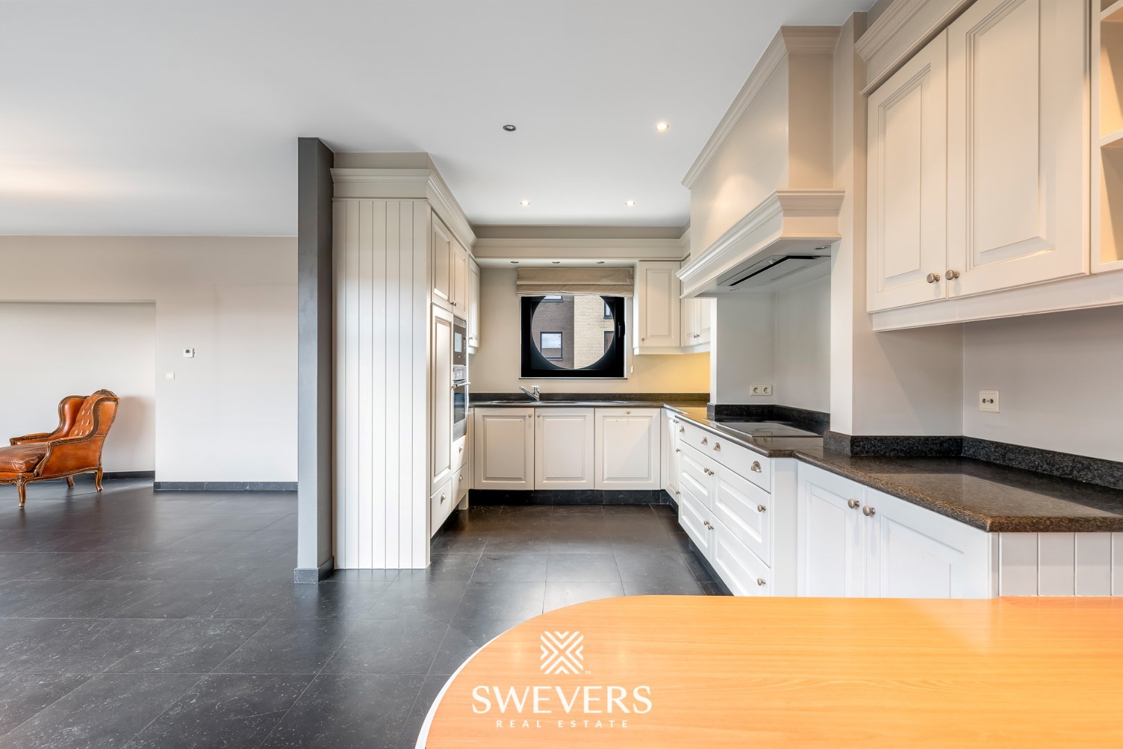 Prachtige woonst met 4 slaapkamers en grote handelsruimte - foto 5