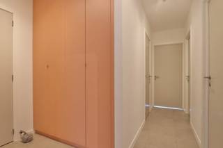 Bent u op zoek naar een recent en uiterst energiezuinig appartement met drie slaapkamers en een ruim zonnig terras in Beveren...
