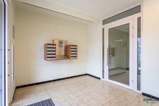 Ontdek dit mooie appartement op de hoogste (4e) verdieping, gelegen in een rustige en groene omgeving in Meise. Dankzij de hoge ligging geniet u...