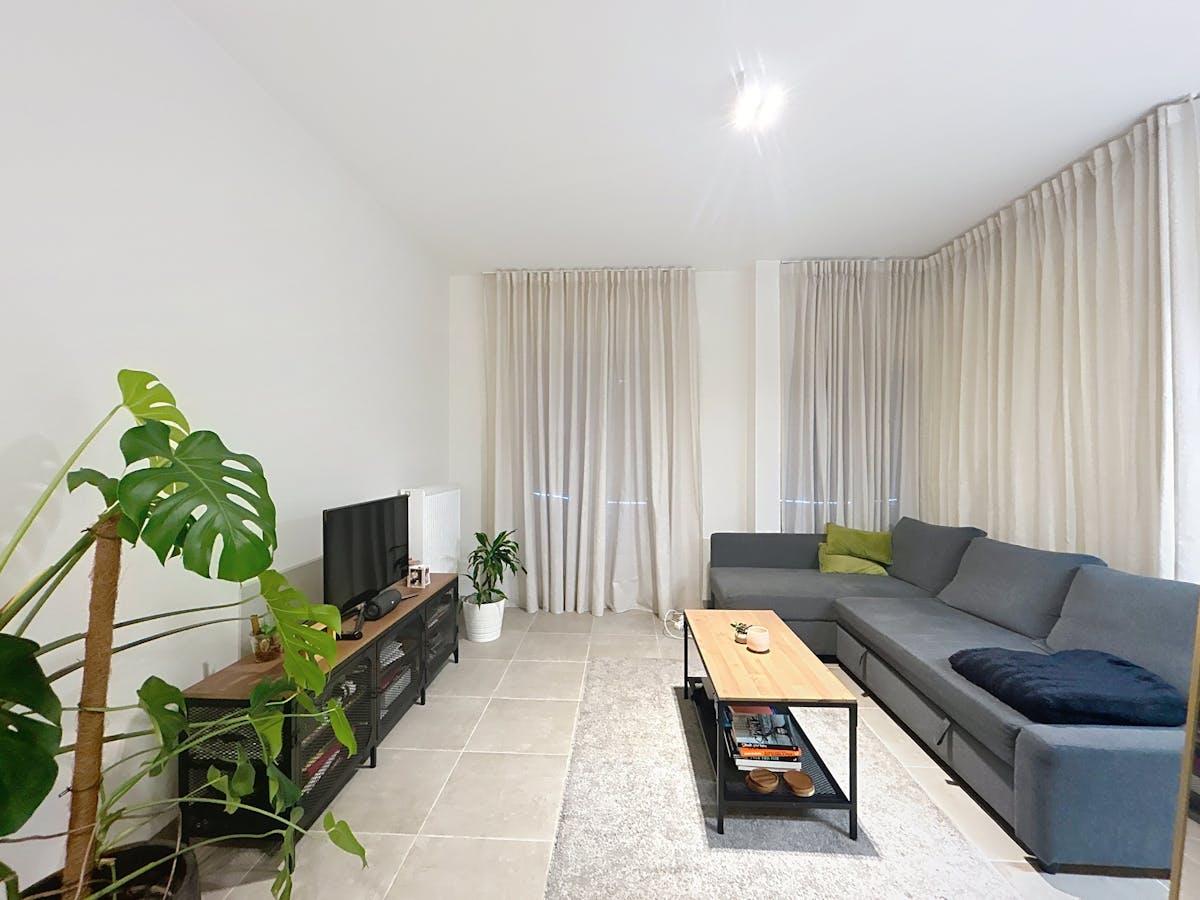 Charmant appartement de 2 chambres à louer dans le centre de Courtrai - photo 2