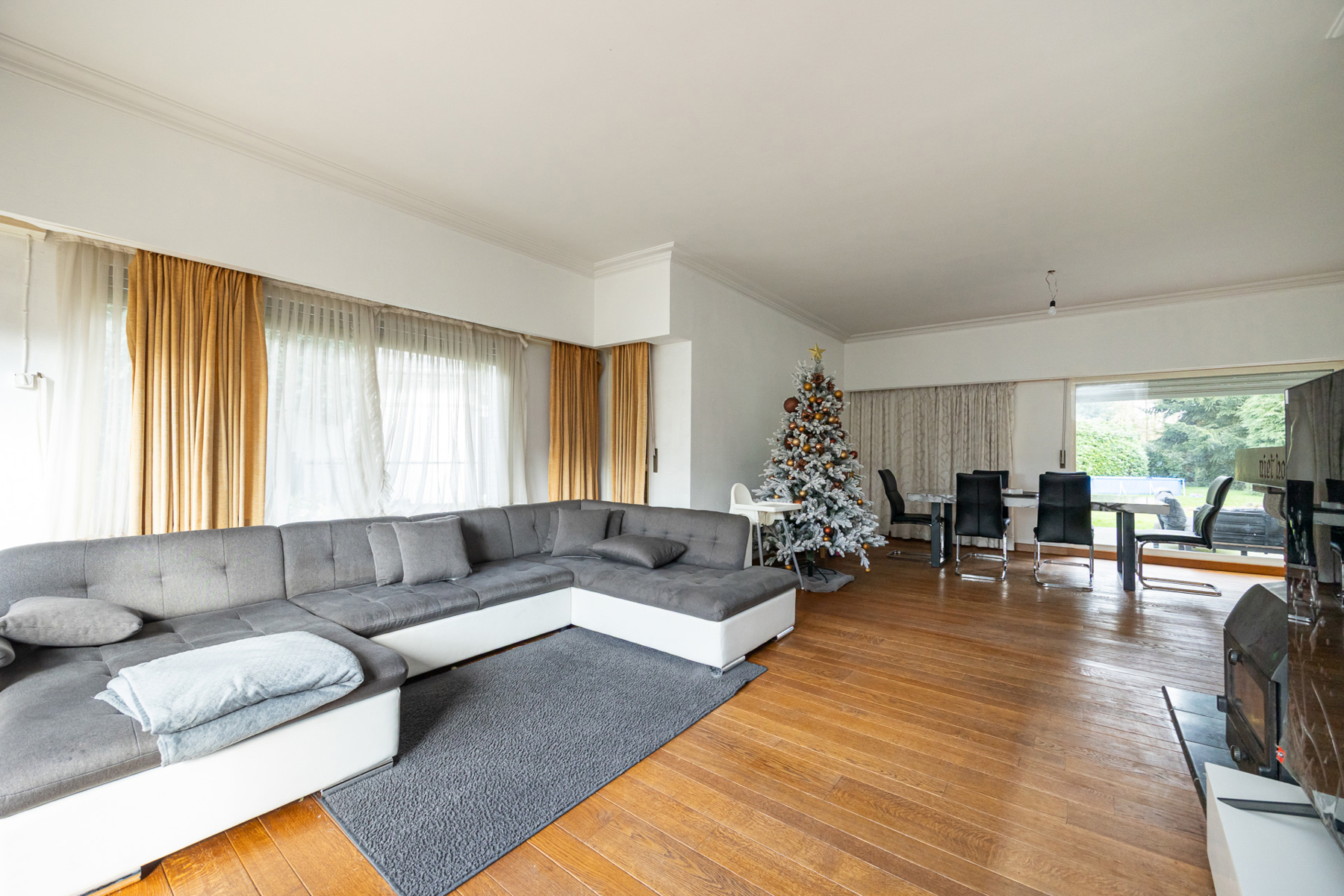 Karaktervolle woning op ruim perceel van 27 are te Oud-Turnhout - foto 4