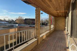 Mooi recent (2024) gerenoveerd en ruim appartement (bewoonbare oppervlakte ±132 m²) met 3 slaapkamers en een zonnig terras. Mogelijkheid tot...