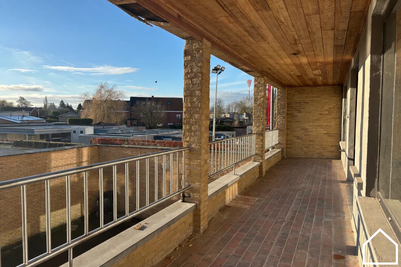 Recent (2024) ruim gerenoveerd appartement met 3 slk en zonnig terras. - foto 2