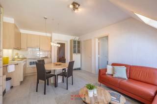 Dit appartement is ideaal gelegen! Knal in het hart van Nieuwpoort-Bad vindt u hier een aangenaam appartement voor 4 personen. Loopt u de hoek om...