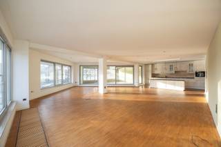 Zeer ruim appartement op top locatie! Dit appartement, met een geweldig uitzicht over het MAS en Willemdok, heeft een rustige ligging, maar toch...