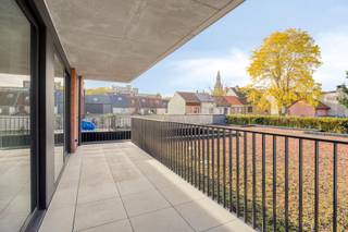 Droom je van rustig wonen in hartje Leuven? Welkom in Residentie Marguerite, waar we dit ruim 3-slaapkamer appartement vinden op de eerste...