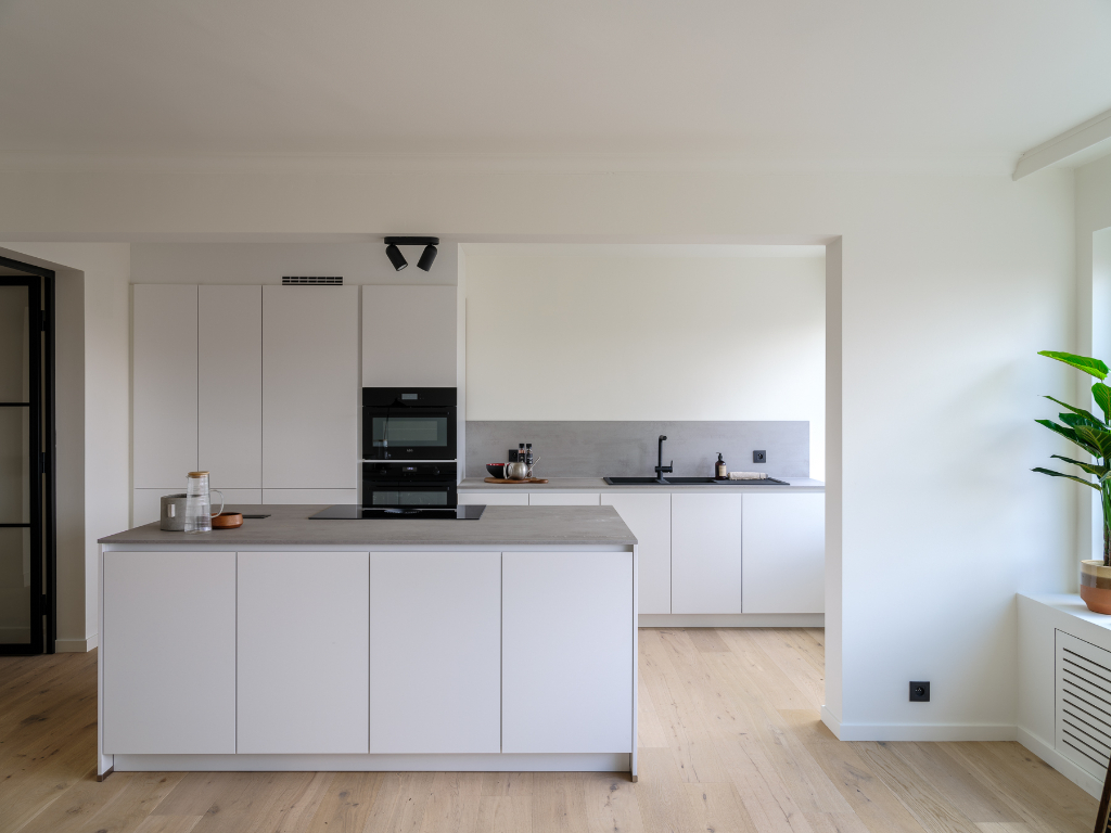 Ruim en lichtrijk 3 slpk appartement met terras nabij het station Gent-Sint-Pieters - foto 2