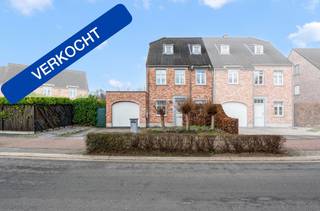 VERKOCHTDeze instapklare HOB uit 2005 met ruime leefruimtes, voorzien van alle comfort en 3 slaapkamers (mogelijkheid tot 4), bevindt zich op een...