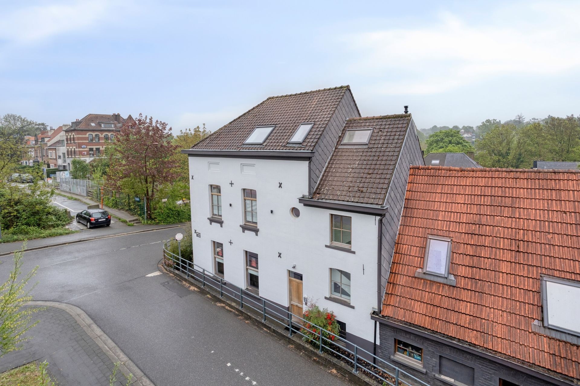 GERENOVEERD MULTIFUNCTIONEEL PAND - foto 2