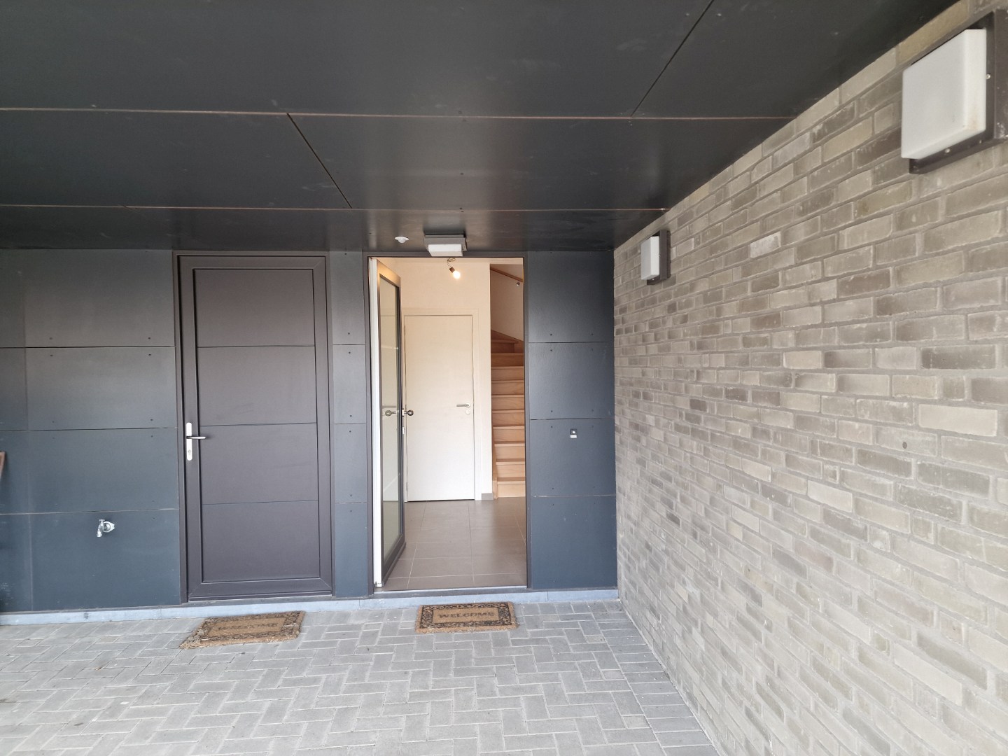 Recente halfopen woning met zonnige tuin - foto 5