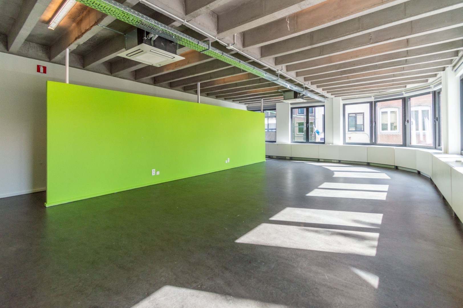 Commercial à louer à Hal - photo 3