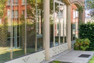 Ce villament exceptionnel de 265m² offre un confort et un luxe inégalés, avec une magnifique terrasse spacieuse, un jardin privé de 390m², un...