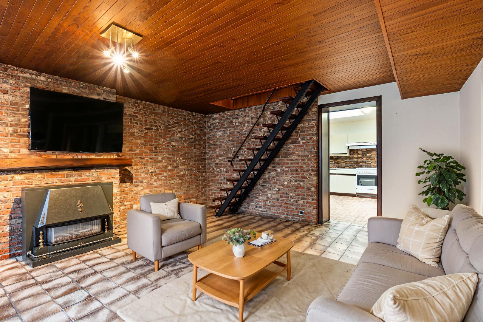 Te renoveren woning in centrum Tielt met uitzonderlijk rustige ligging - foto 4