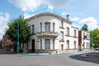 Deze prachtige directeurswoning op een perceel van 510m² in het centrum van Turnhout heeft een eclectische bouwstijl en biedt een unieke mix...