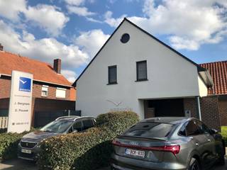 Instapklare commerciële ruimte met tuinzicht – ±150 m² in Oudsbergen.Ben je op zoek naar een representatieve handels- of praktijkruimte op...