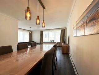 Mooi appartement met twee slaapkamers op centrale locatie te Deurne.Dit appartement op de eerste verdieping geniet volgende indeling:Een inkomhal,...
