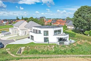 Sublieme alleenstaande nieuwbouwwoning met prachtige vergezichten!In de deelgemeente Jonkershove, vinden we aan het einde van een rustige woonwijk,...