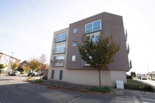 Energiezuinig twee-slaapkamer appartement op de eerste verdieping zijdelings in een kleinschalig blokje (9 app) op een centrale locatie te Boom.Dit...