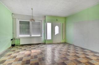 Deze woning biedt veel potentieel dankzij de degelijke ruimtes, een ruime tuin met zuidwestelijke oriëntatie en een kelder die aan de achterzijde...