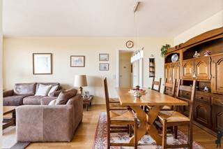 Gezellig appartement met prachtig uitzichtDit tweeslaapkamerappartement (ca. 80 m²) is gelegen op de veertiende verdieping in een rustige straat...