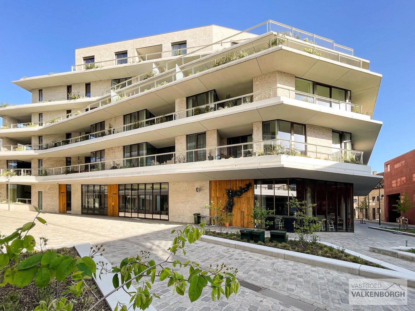 Prachtig 2 slpk appartement met 2 ruime terrassen, autostandplaats en een kelderberging, te midden van het centrum van Hasselt. - foto 1