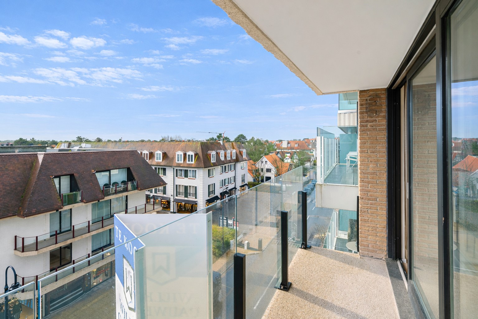 Hoogwaardige renovatie op topligging in Het Zoute - foto 2