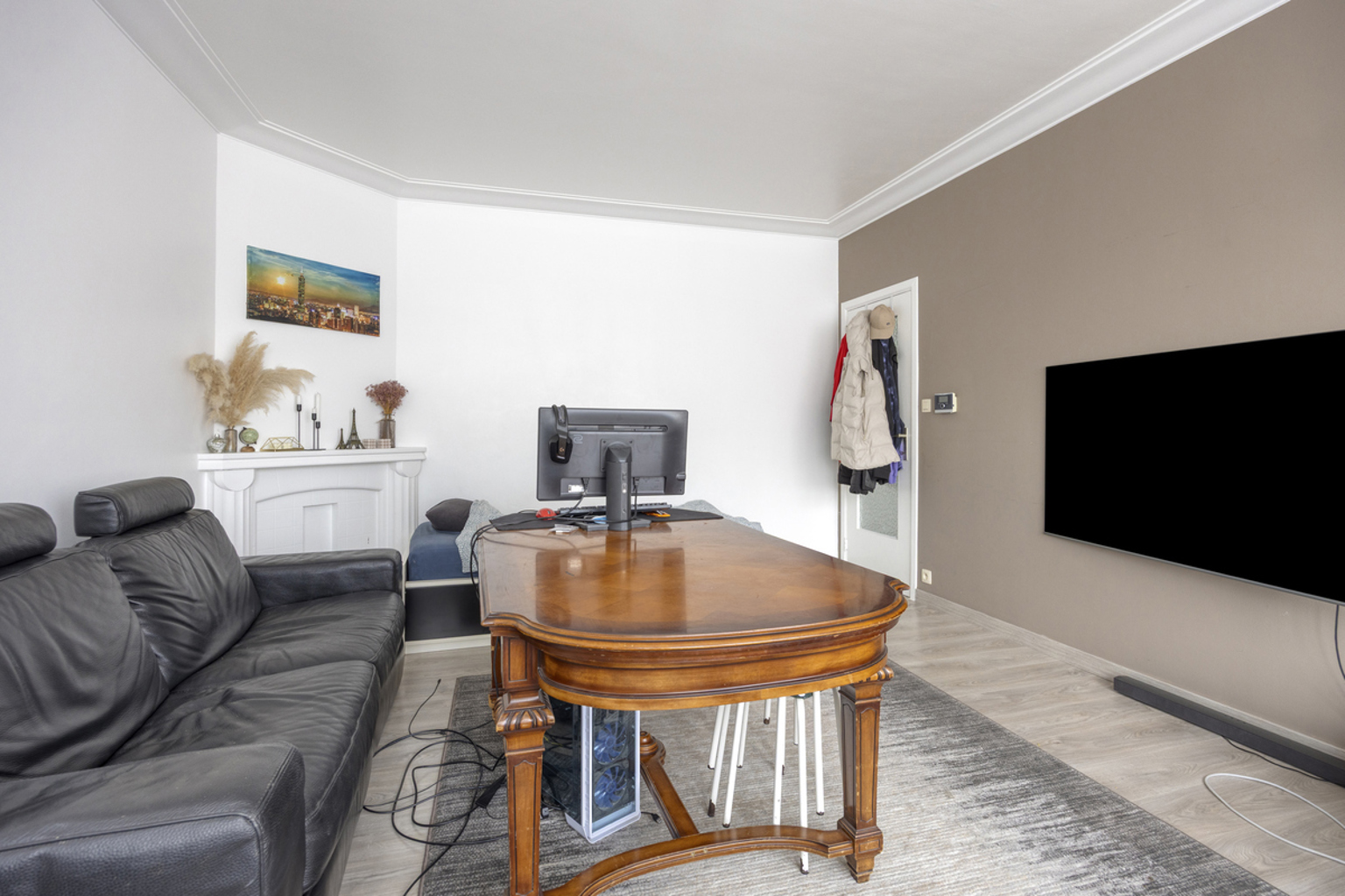 Instapklaar 2-slaapkamerappartement met garage - foto 4