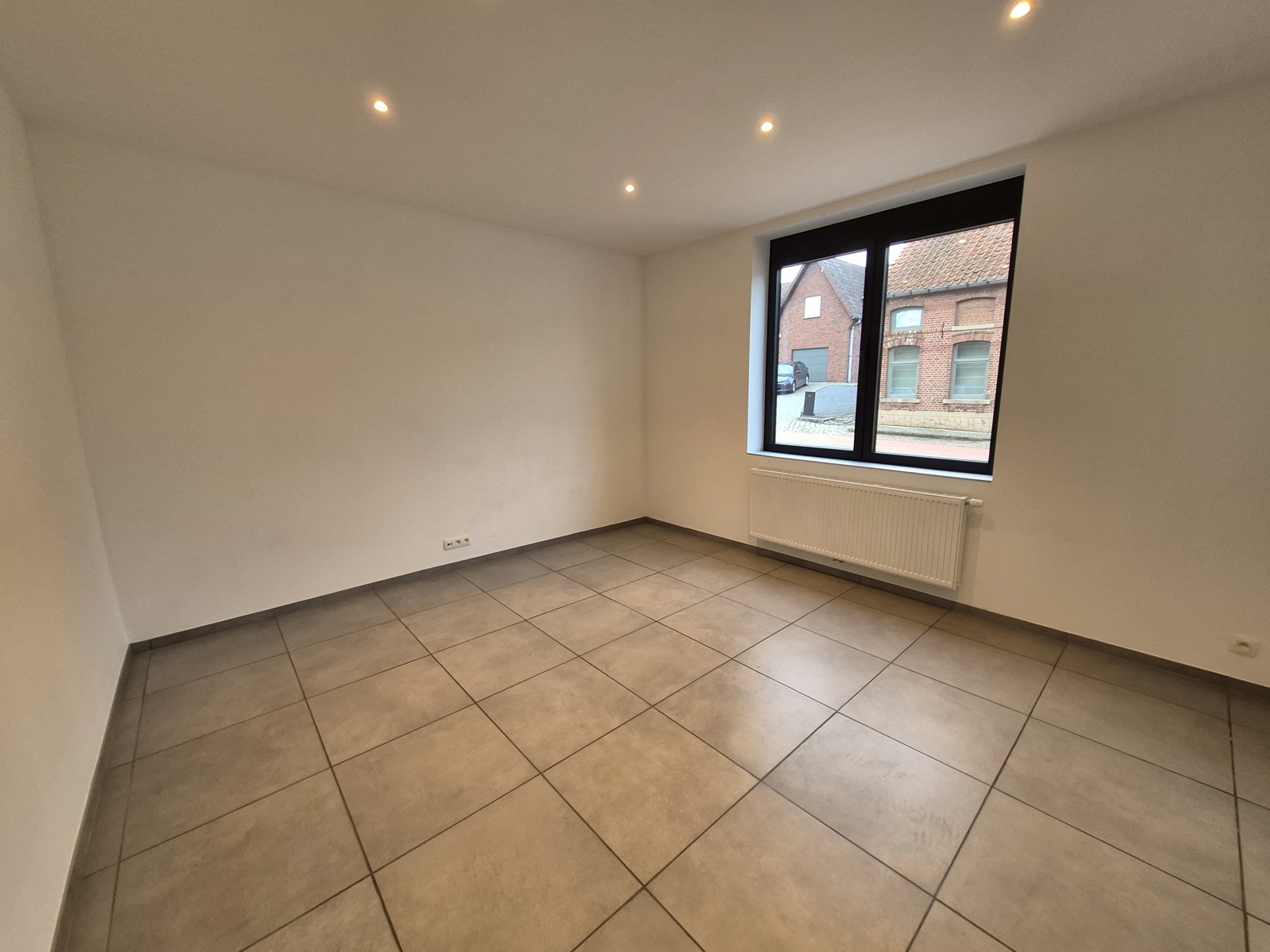 Half vrijstaande woning met drie slaapkamers - foto 3