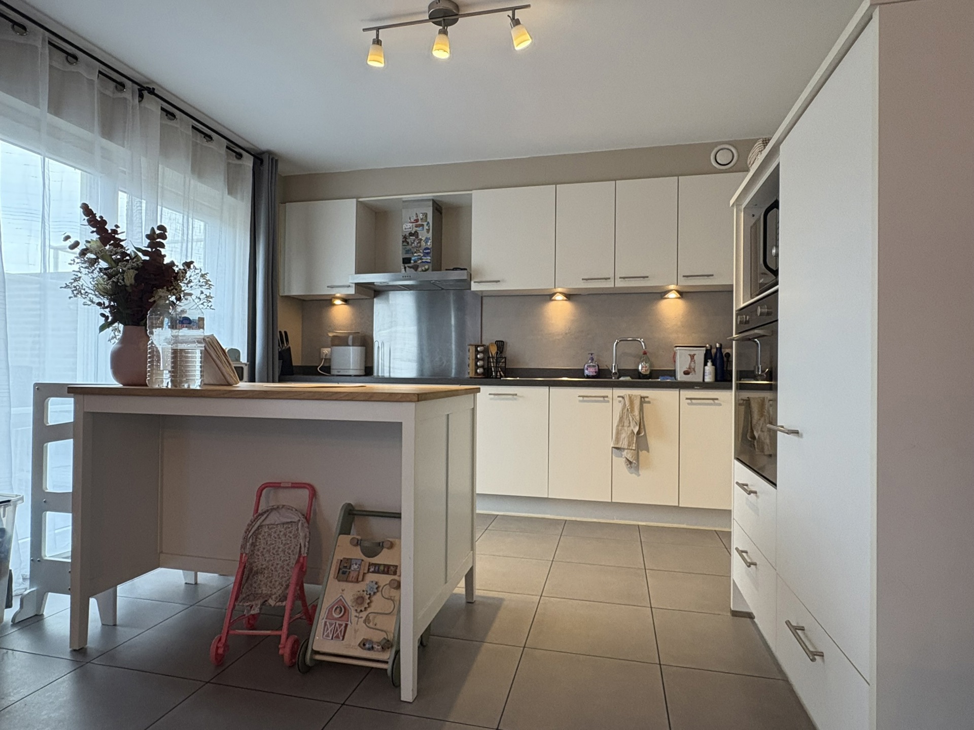 Gezellige rijwoning met tuin op centrale ligging - foto 4