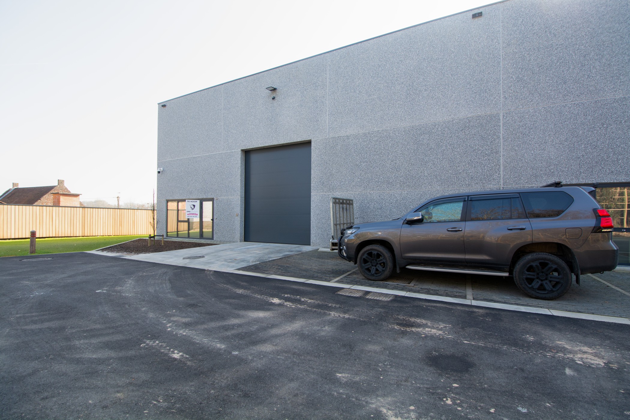 Nieuwbouw KMO-unit van 227m² in industriezone Brakel - foto 1