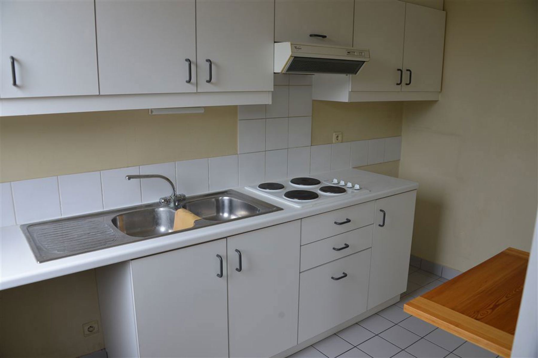Twee slaapkamer appartement met staanplaats te centrum van Kapellen - foto 4