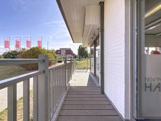Ce bien commercial polyvalent bénéficie d'un emplacement idéal à Nieuport-Bain, avec une bonne visibilité et une accessibilité facile. Idéal pour...
