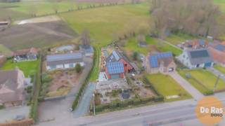 WIEZE - Lichtrijke villa met 5 slpks en 2 bdkmrs en tuin.In een deelgemeente van Lebbeke staat deze moderne en lichtrijke villa. De woning is goed...