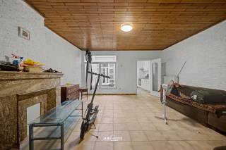 Verhuurd appartementsblokje gelegen in het centrum van Sint-Niklaas met een netto huurrendement van ongeveer 5%. Dit opbrengsteigendom bestaat...