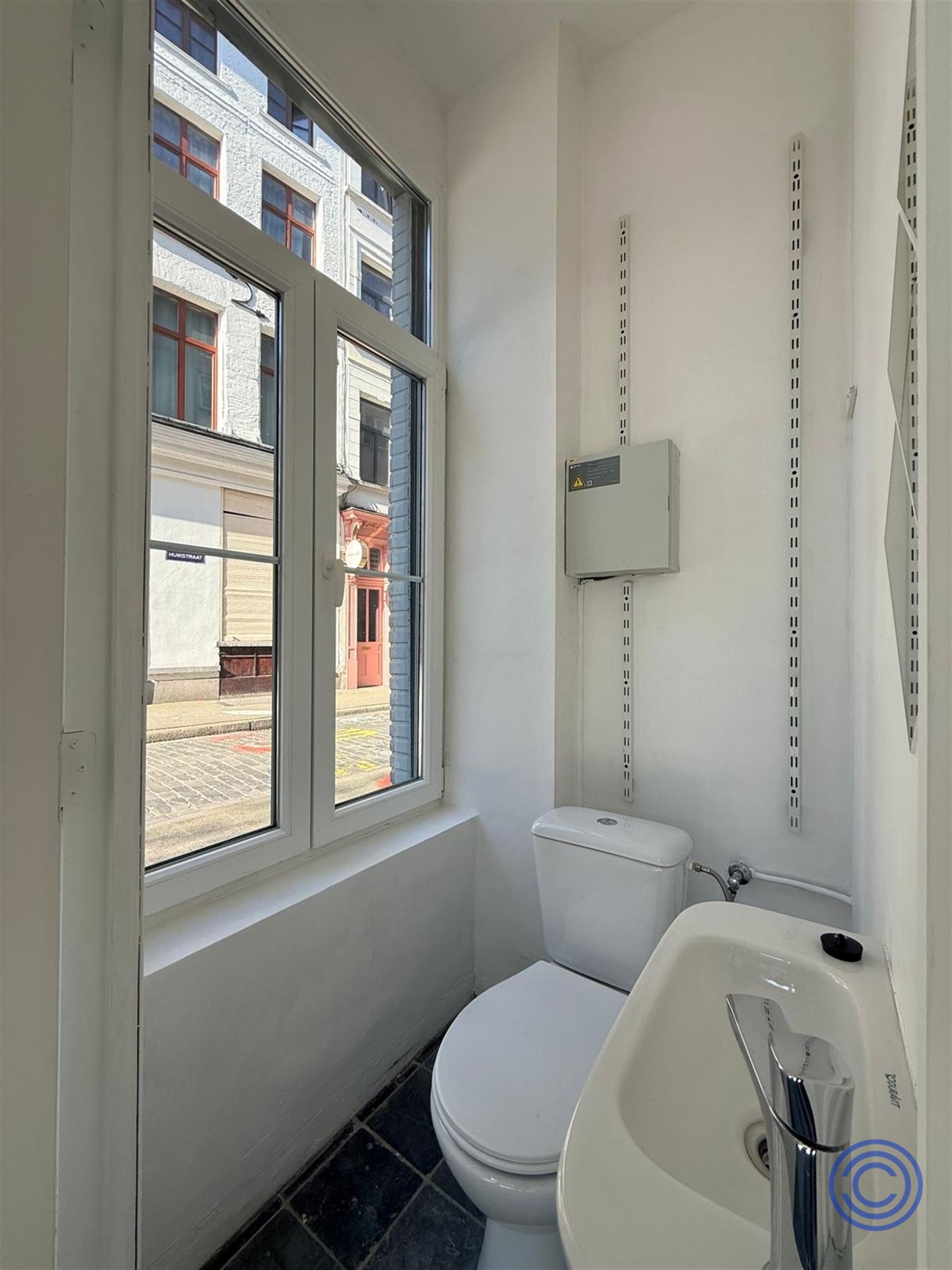 Commercial à louer à Anvers - photo 4