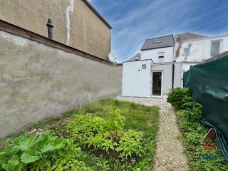 SOUS OPTION Rebecq, belle maison rénovée (en grande partie) proposant 3 chambres, un emplacement de parking privé et un joli jardin. Elle se...