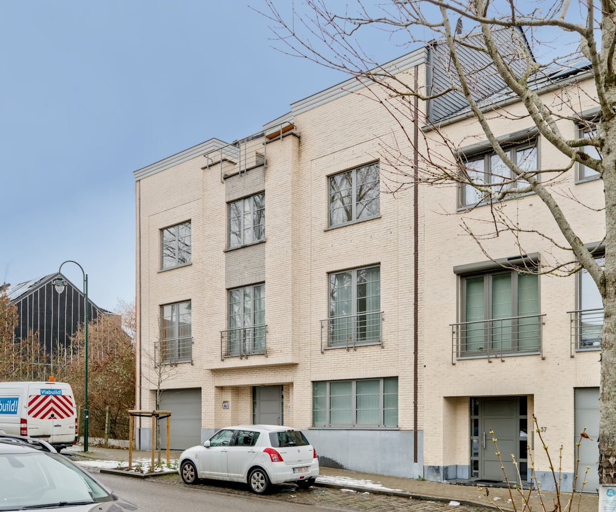 Vennootschap met prachtige, ruime unifamiliale woning - foto 2