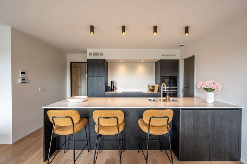 Prachtig afgewerkt appartement met ruim zonneterras én 2 slaapkamers in centrum Waregem TE KOOP! - foto 3