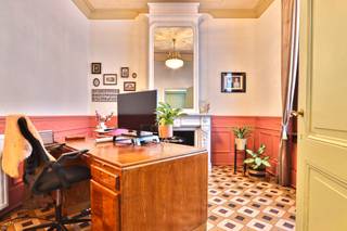 Bent u op zoek naar een karaktervolle woning met veel ruimte, licht en een zuidgericht perceel van 611 m²? Deze ruime woning met zijn...