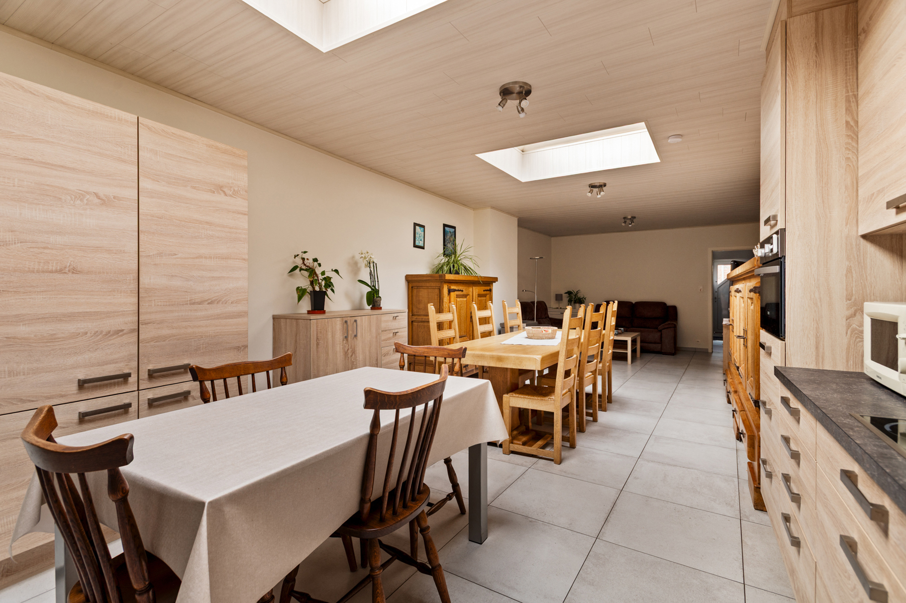 Instapklare stadswoning met drie slaapkamers en inpandige garage.  - foto 5