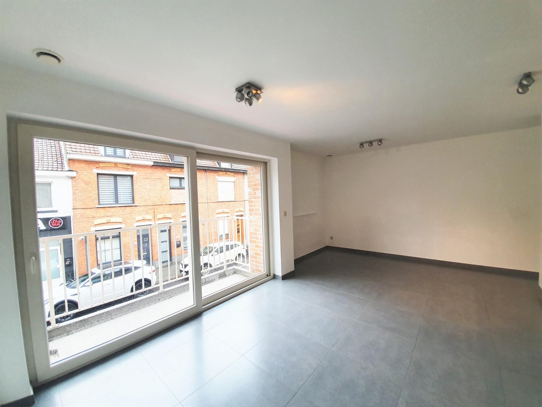 RECENT APPARTEMENT TE HUUR - 2de VERDIEP RECHTS VOORAAN.: - foto 3