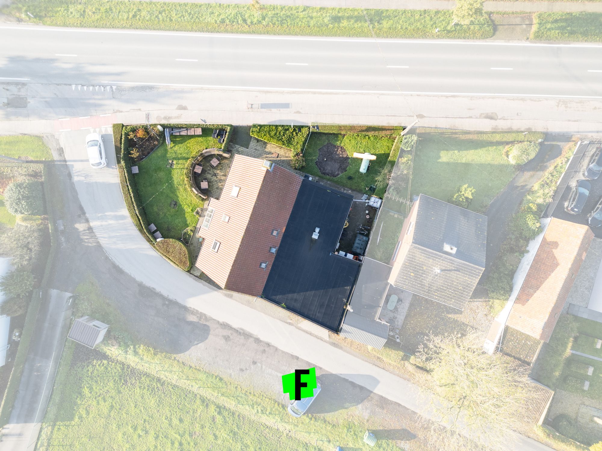 Ruime woning met een waaier aan mogelijkheden op gunstige locatie - foto 3